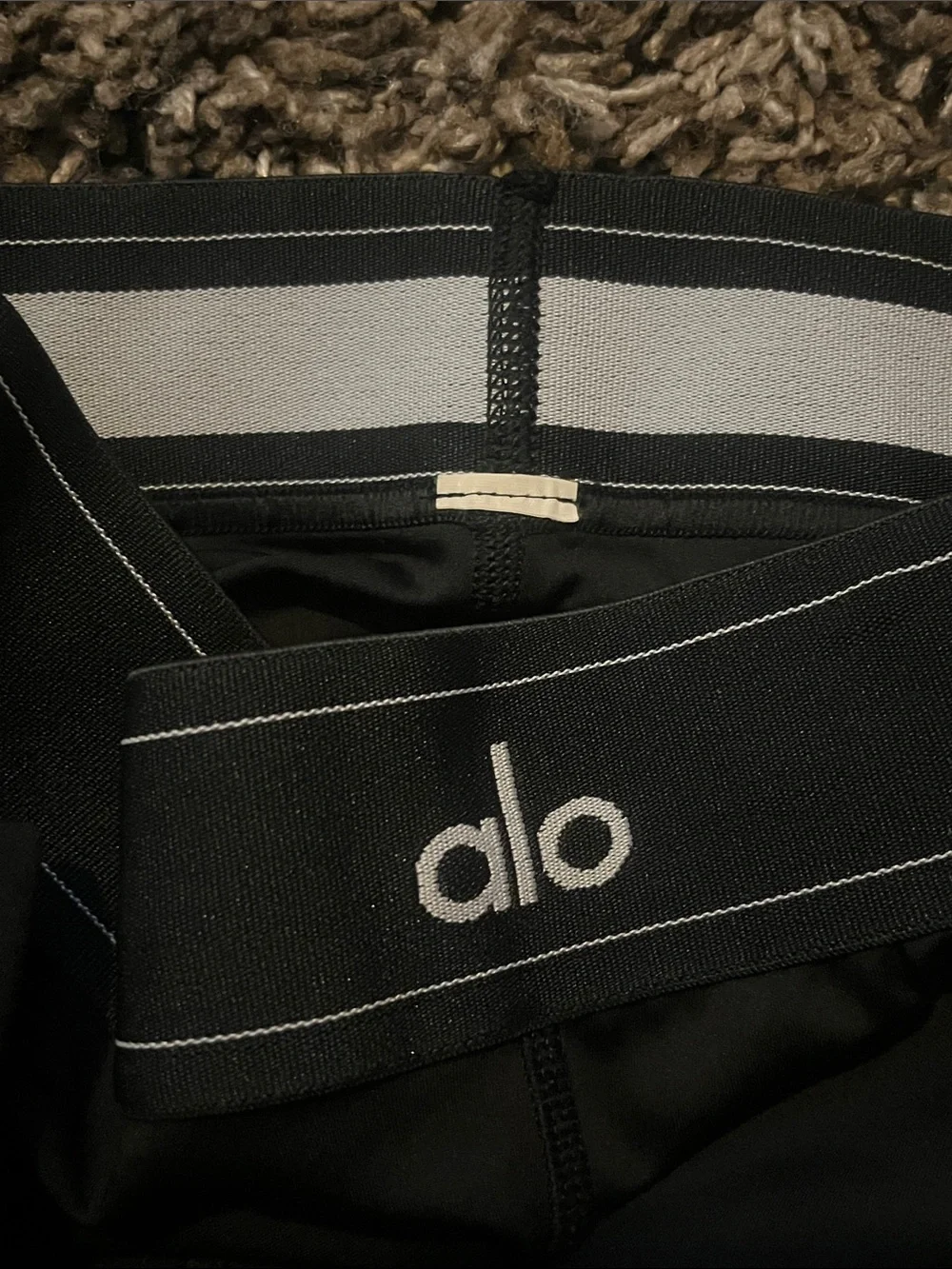 JN26 Alo Leggings